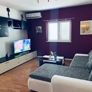 Apartament Gule, Slatine